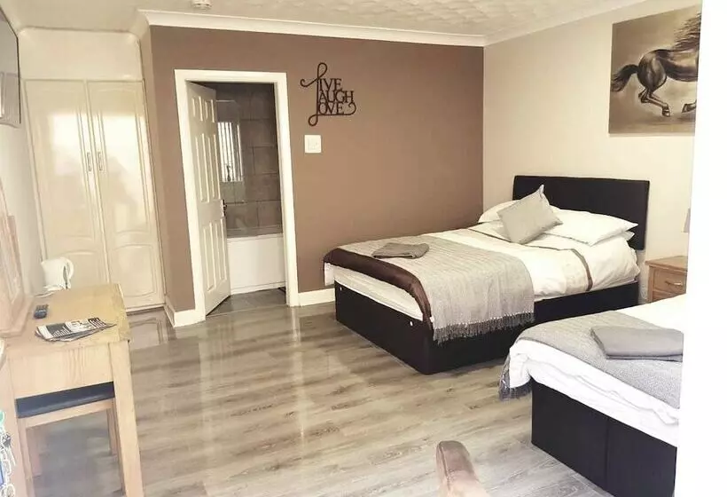 Majatalo The Bay Horse Accommodation