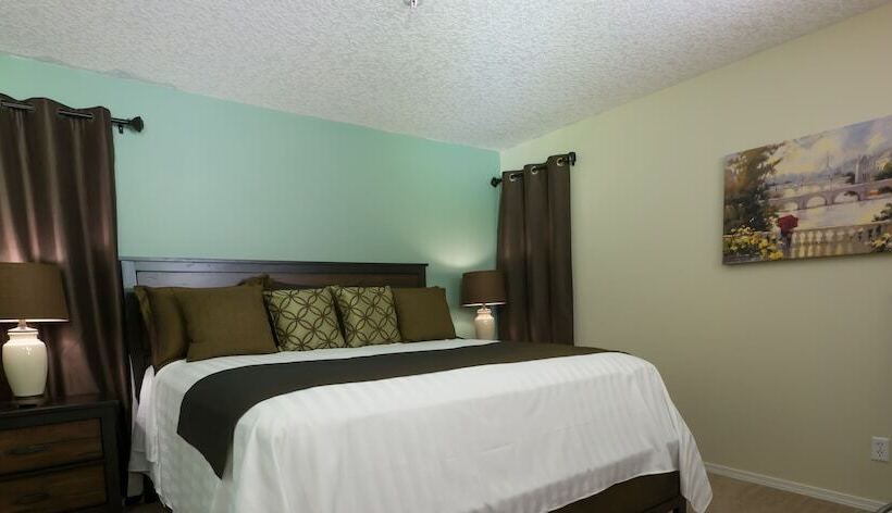 Seaside Vacation Homes