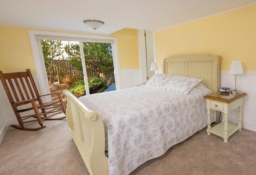 Seaside Vacation Homes