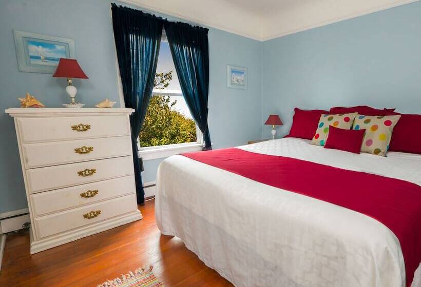 Seaside Vacation Homes