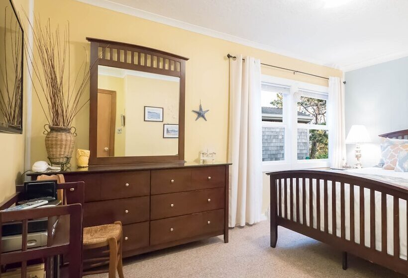 Seaside Vacation Homes