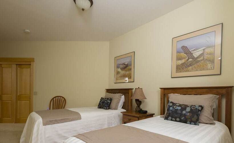 Seaside Vacation Homes