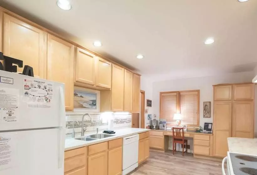 Seaside Vacation Homes