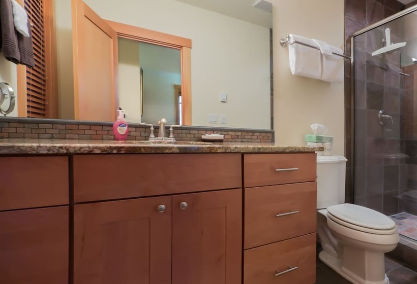 Seaside Vacation Homes