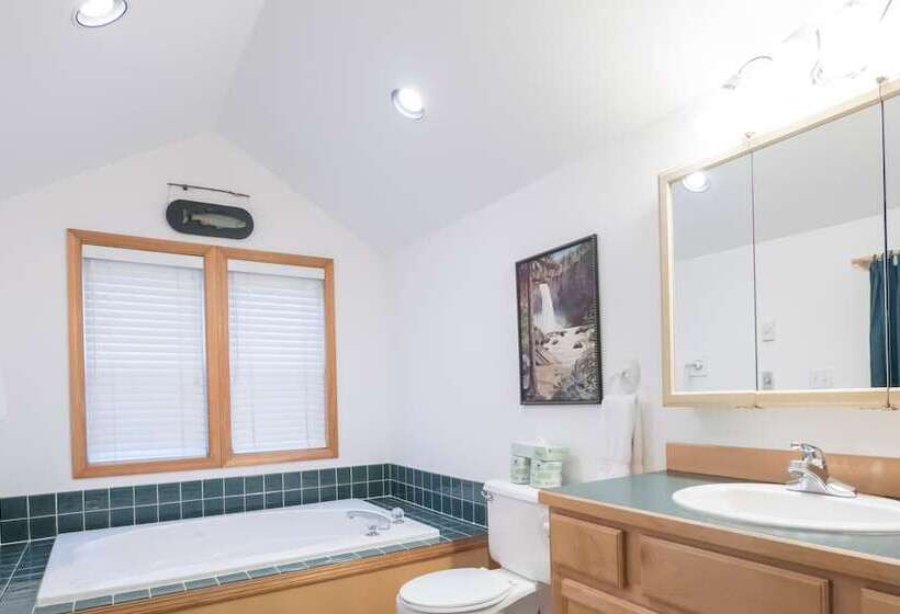 Seaside Vacation Homes