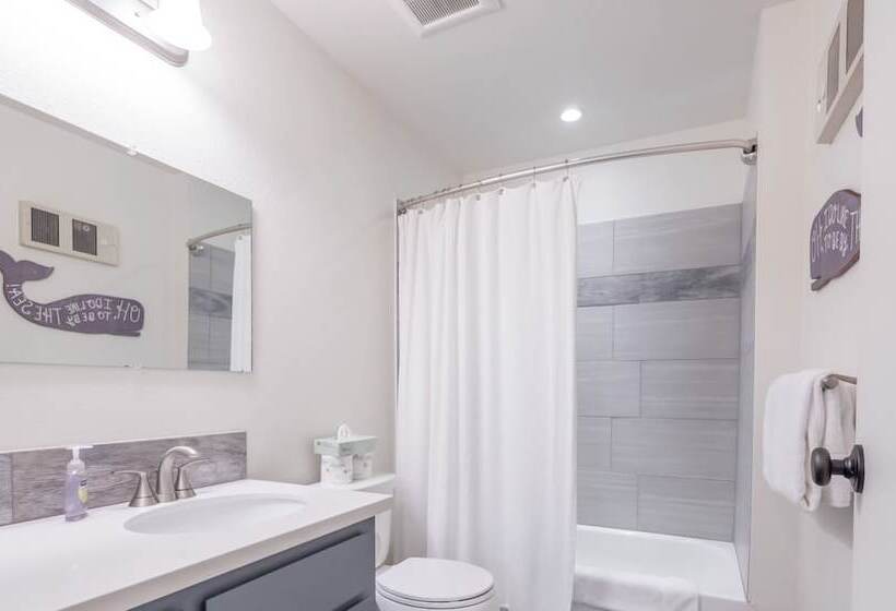 Seaside Vacation Homes