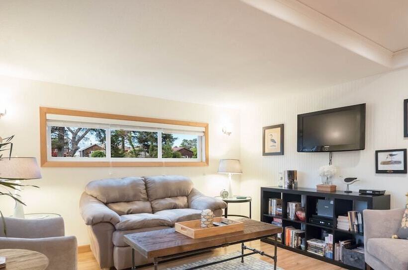 Seaside Vacation Homes