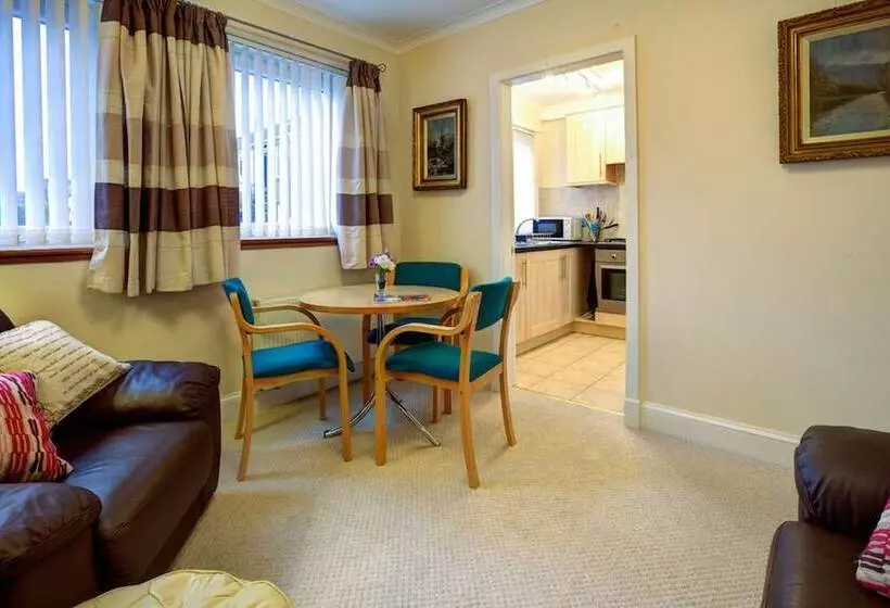 Cedars Apartment