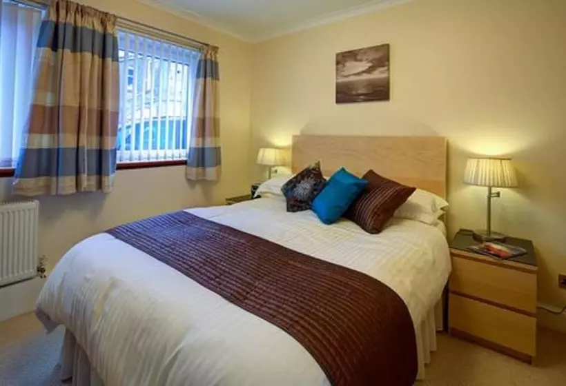 Cedars Apartment