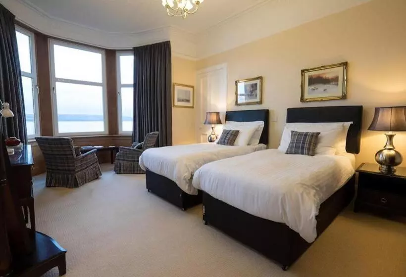 Cedars Apartment