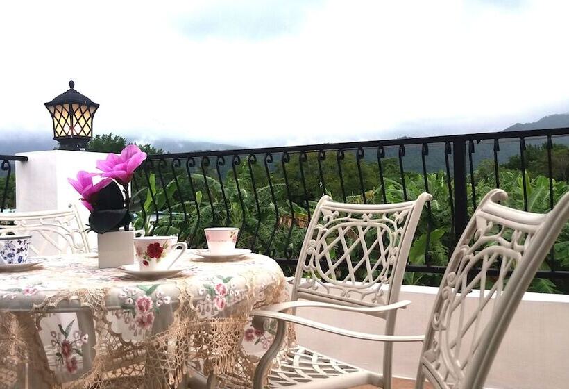 تختخواب و صبحانه Gihak Homestay