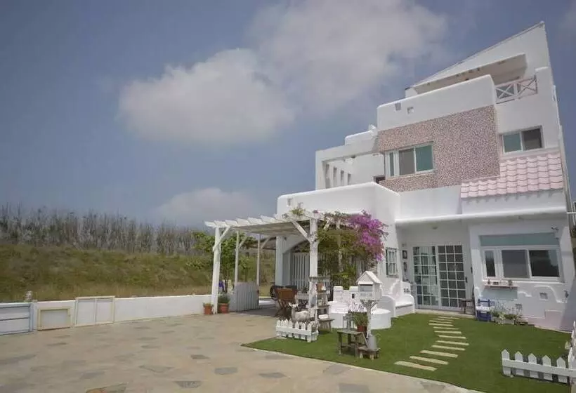 تختخواب و صبحانه Minami Kaze