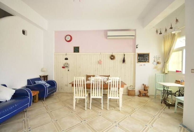 تختخواب و صبحانه Minami Kaze