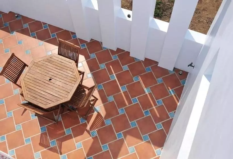 تختخواب و صبحانه Minami Kaze