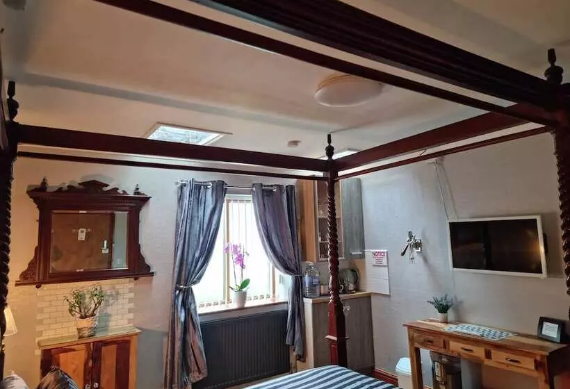 Castle Lodge B&b