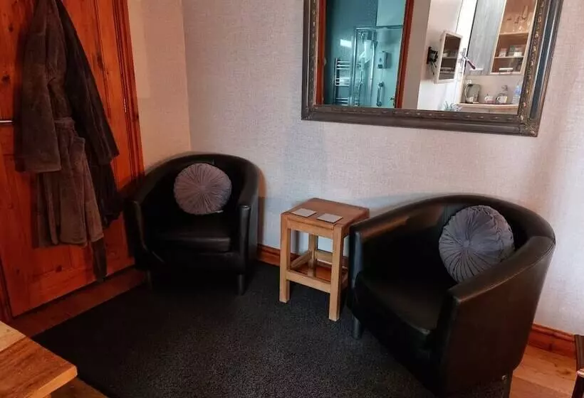 Castle Lodge B&b