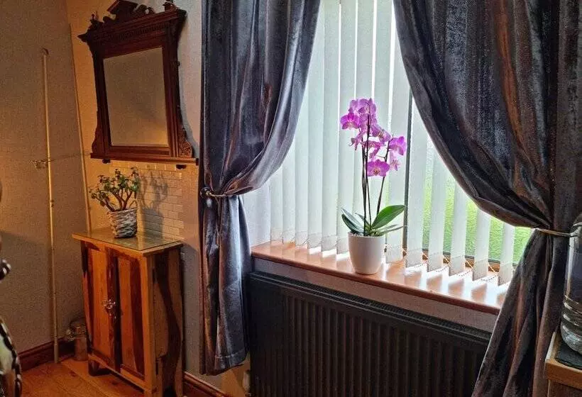 Castle Lodge B&b