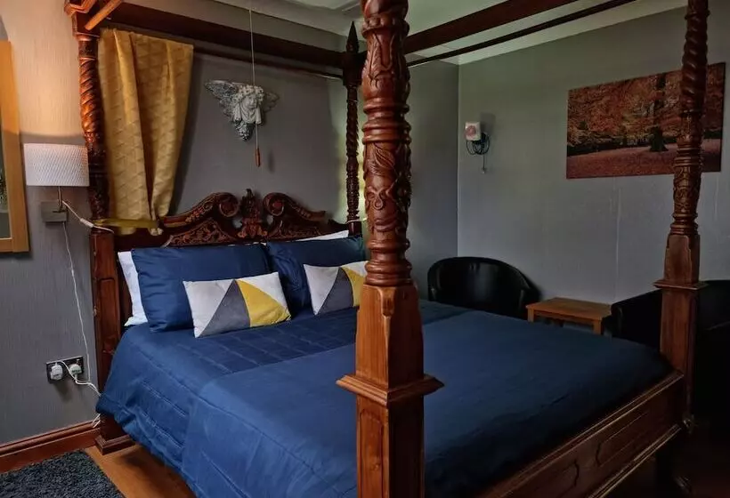 Castle Lodge B&b