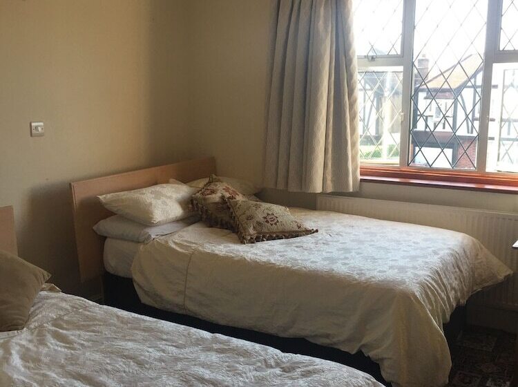 Edgware Bed And Breakfast