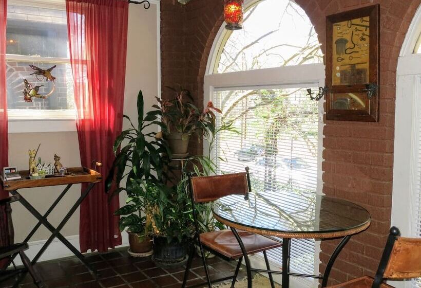 Greenwood Bed And Breakfast