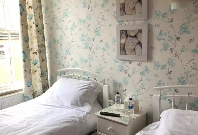 Hostelli Chapter Two Bar