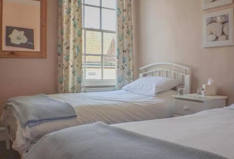 Hostelli Chapter Two Bar