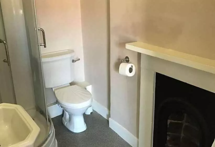 Hostelli Chapter Two Bar