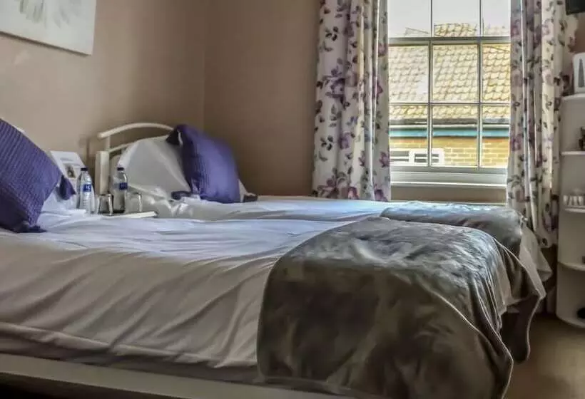 Hostelli Chapter Two Bar