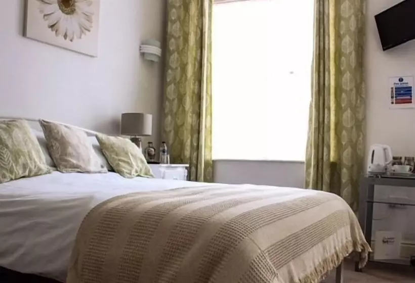 Hostelli Chapter Two Bar