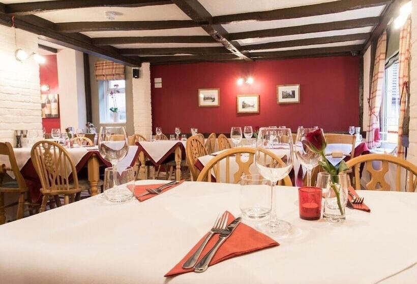 Хостел The Rose And Crown