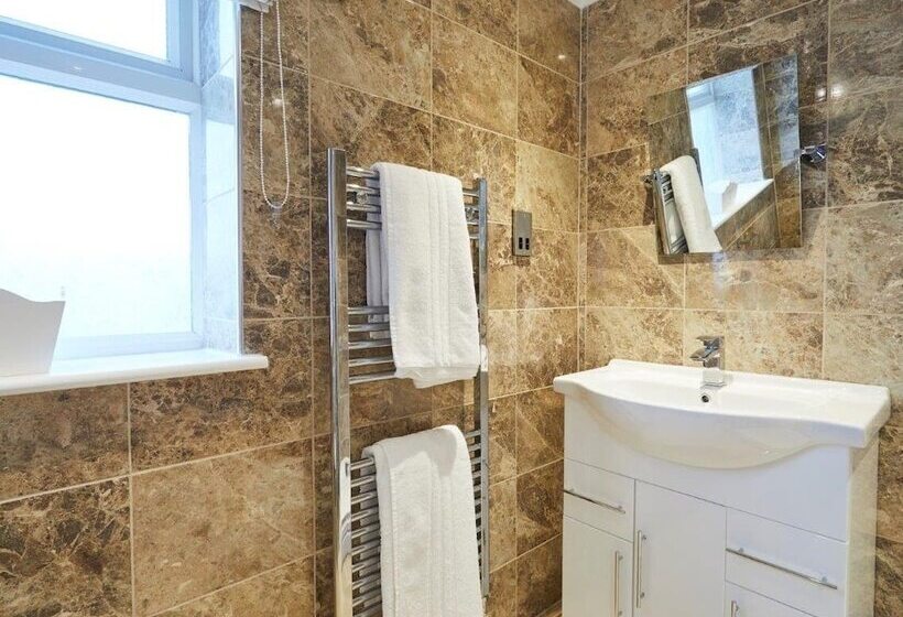 客栈 The Rose And Crown