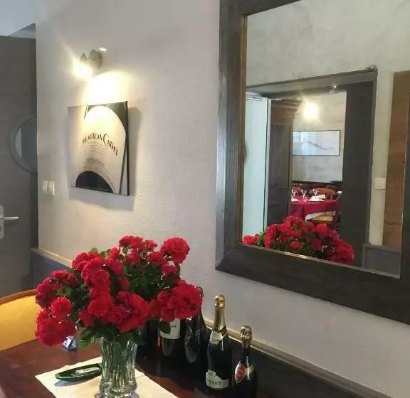 Hotelli Hôtel Le Chabichou