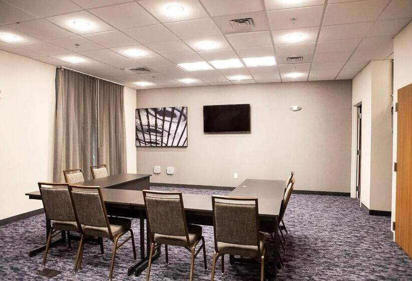 فندق Fairfield Inn & Suites By Marriott Richmond Airport