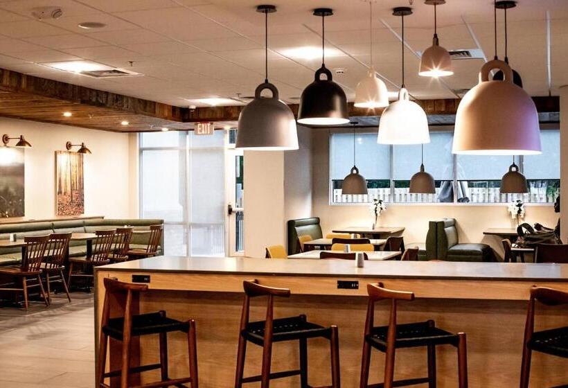 فندق Fairfield Inn & Suites By Marriott Richmond Airport