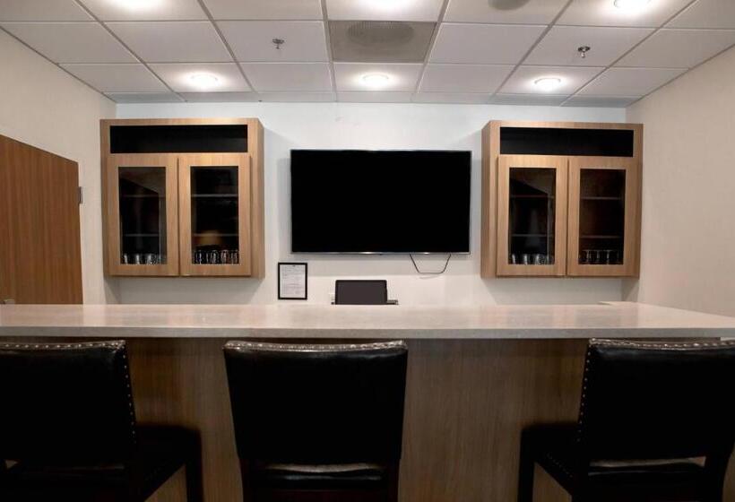 فندق Fairfield Inn & Suites By Marriott Richmond Airport