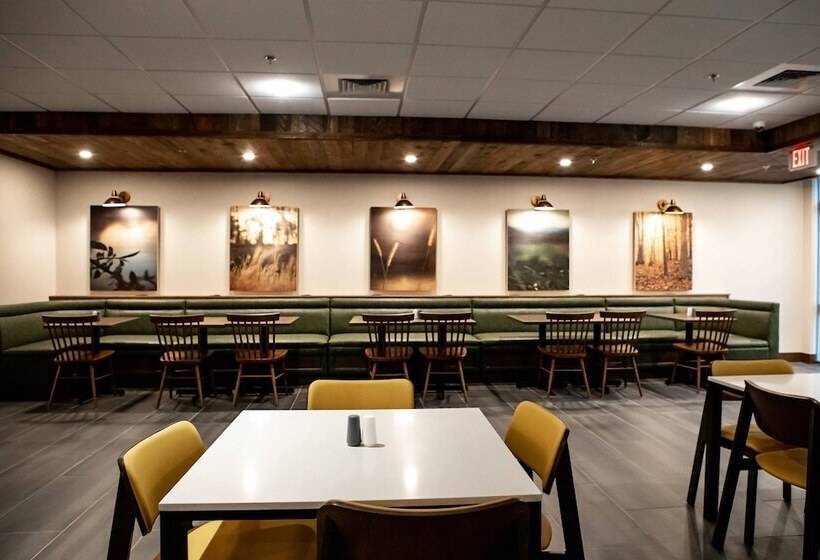 فندق Fairfield Inn & Suites By Marriott Richmond Airport