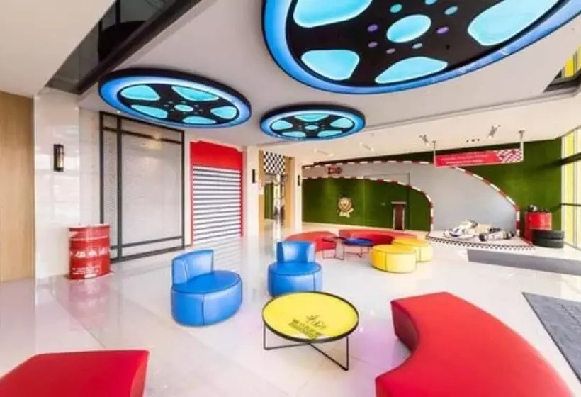 Holiday Garden Hotel Skm Park