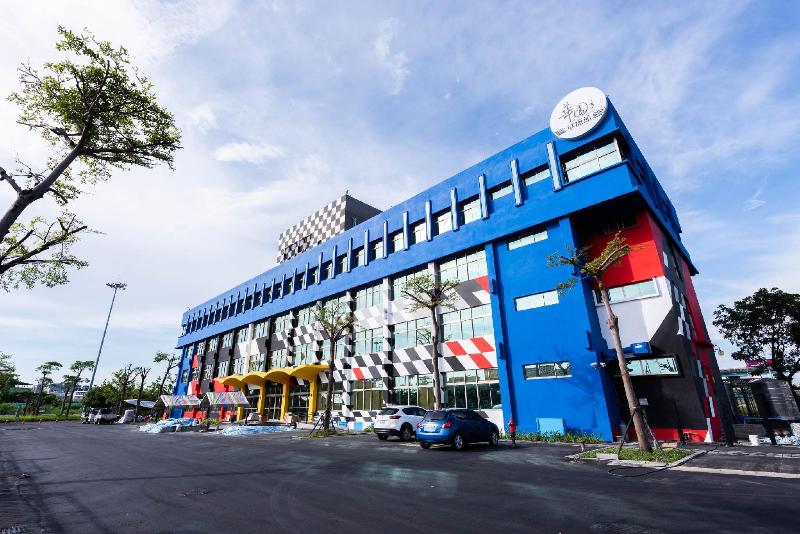 Holiday Garden Hotel Skm Park