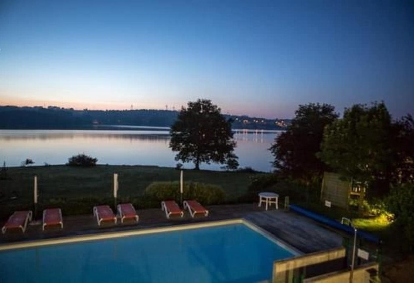 ホテル Le Hameau Des Lacs