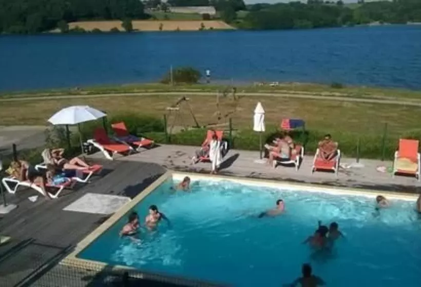 ホテル Le Hameau Des Lacs