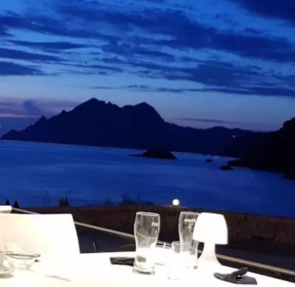 Hotelli Le Monte Rosso