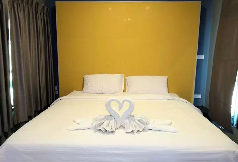 هتل Love Is Resort