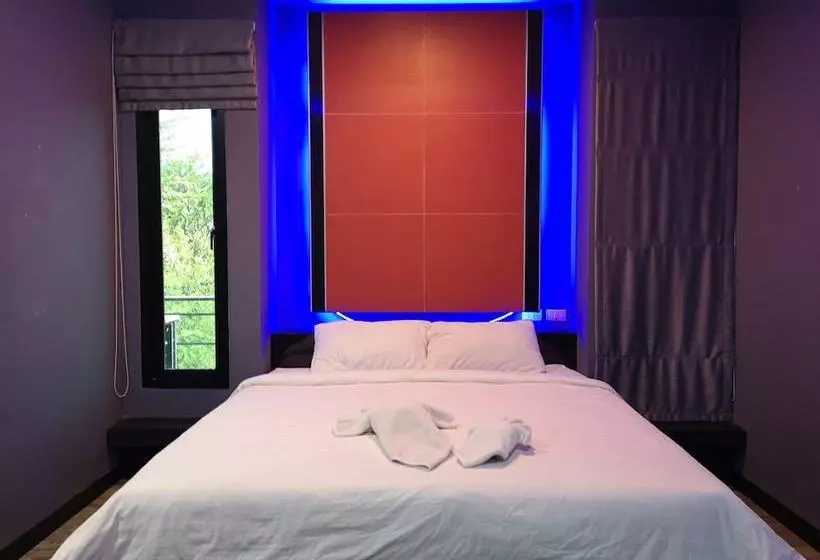 هتل Love Is Resort