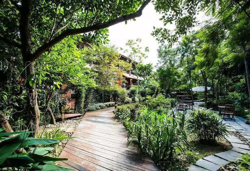 Hotelli Ruen Pruksa Boutique Resort