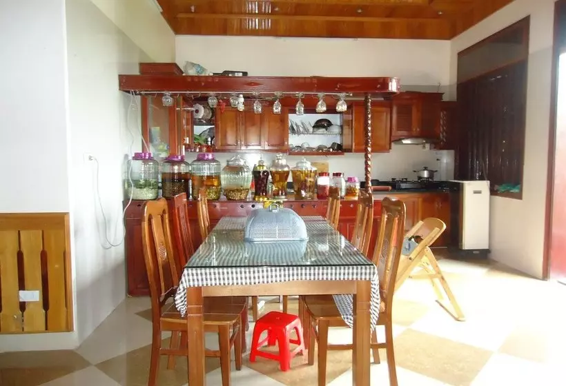 Laura Villa Homestay & Backpackers  Hostel