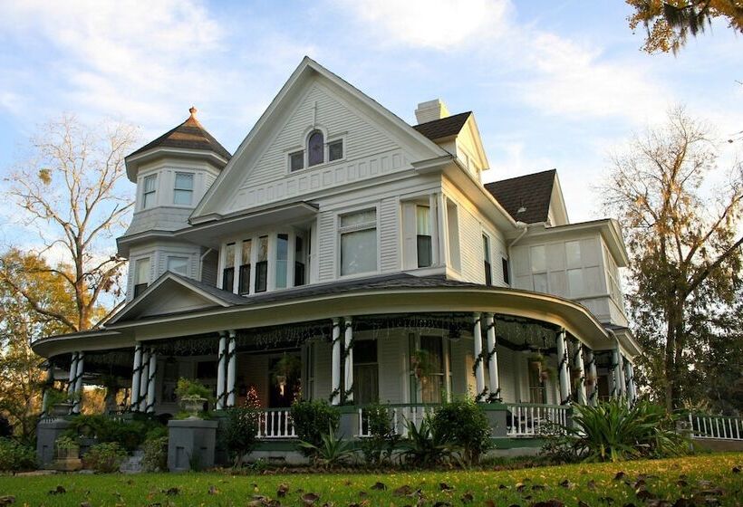 Mcfarlin House B&b