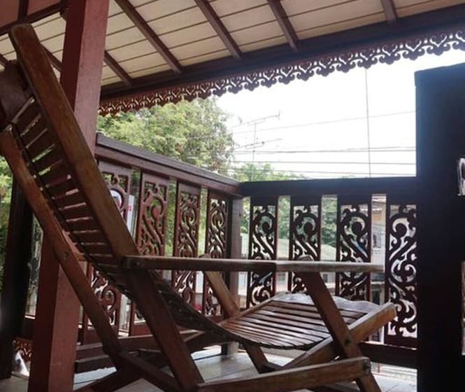 ペンション Baan Khun Ya Ayutthaya