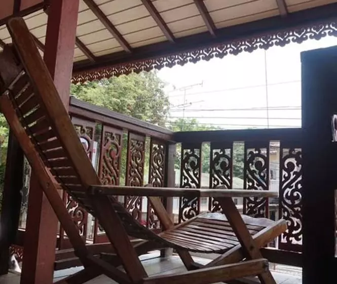 ペンション Baan Khun Ya Ayutthaya