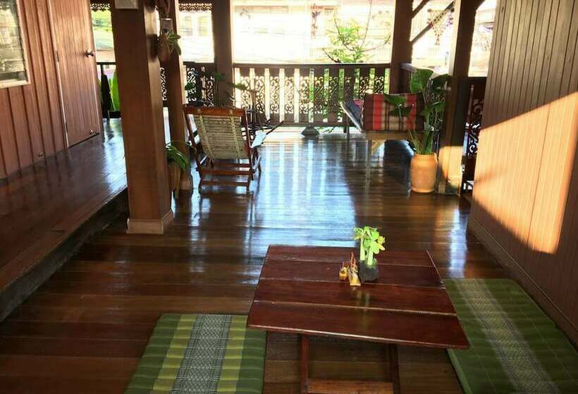 ペンション Baan Khun Ya Ayutthaya