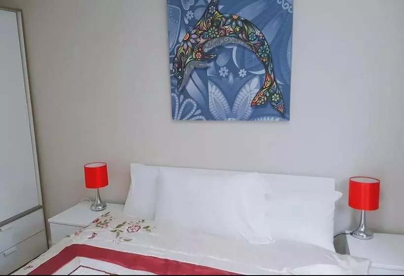 پانسیون Coral House